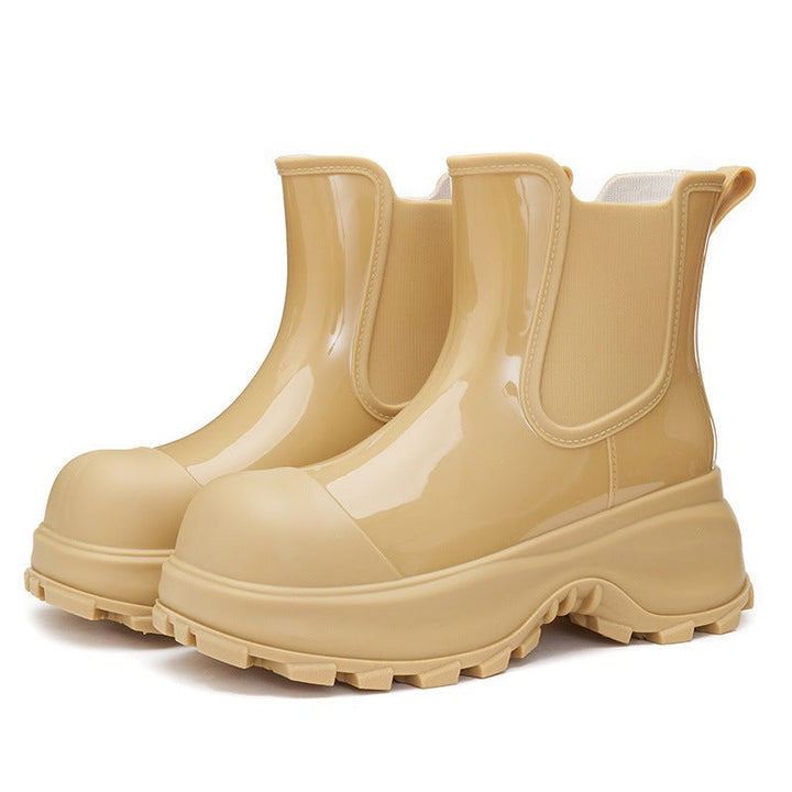 Chunky Chelsea rain boots with platform sole in beige, product photo