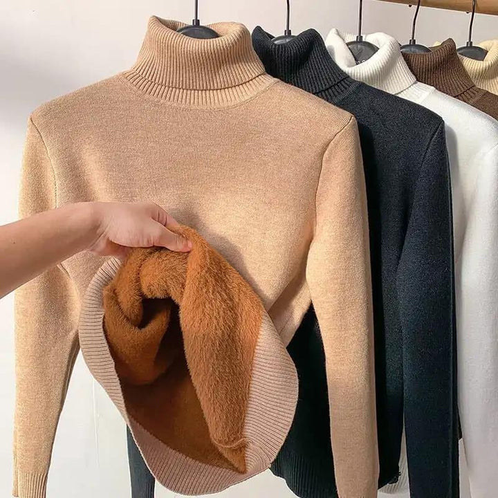 Fleece-lined roll neck jumper in beige, close-up of the plush lining